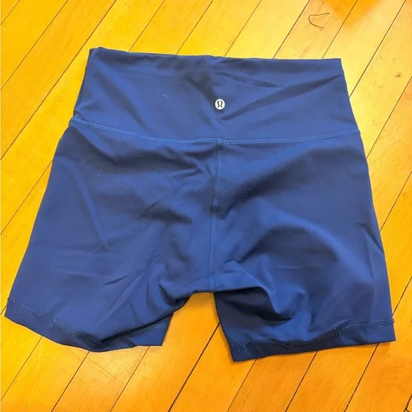 Lululemon wunder train HR 6” - Picture 2 of 7